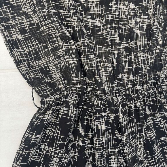 Forever 21 Jumpsuit Black & White Romper Sleeveless Collar Wide Leg High Waisted - Picture 8 of 9